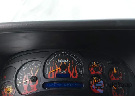 2004 Chevrolet Tahoe Lt z USA, uszkodzony, nr VIN 1GNEC13T94R175459